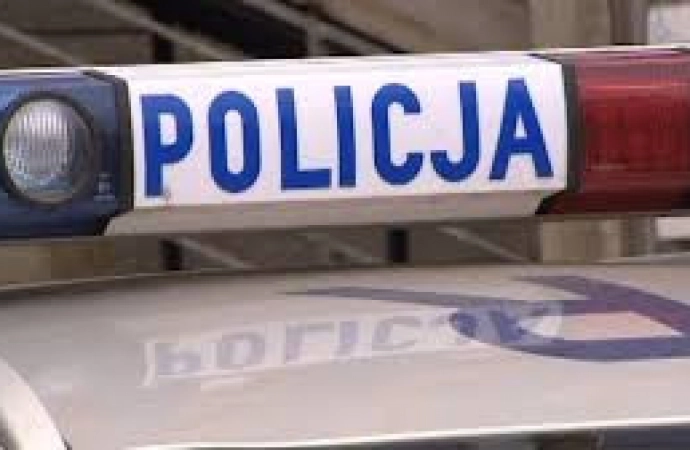 {Z bardzo nietypową sytuacją spotkał się oficer dyżurny piskiej jednostki. Otrzymał telefoniczne zgłoszenie od amerykańskiego żołnierza stacjonującego w jednostce wojskowej na terenie powiatu piskiego. Mężczyzna niepokoił się o zdrowie żony mieszkając}